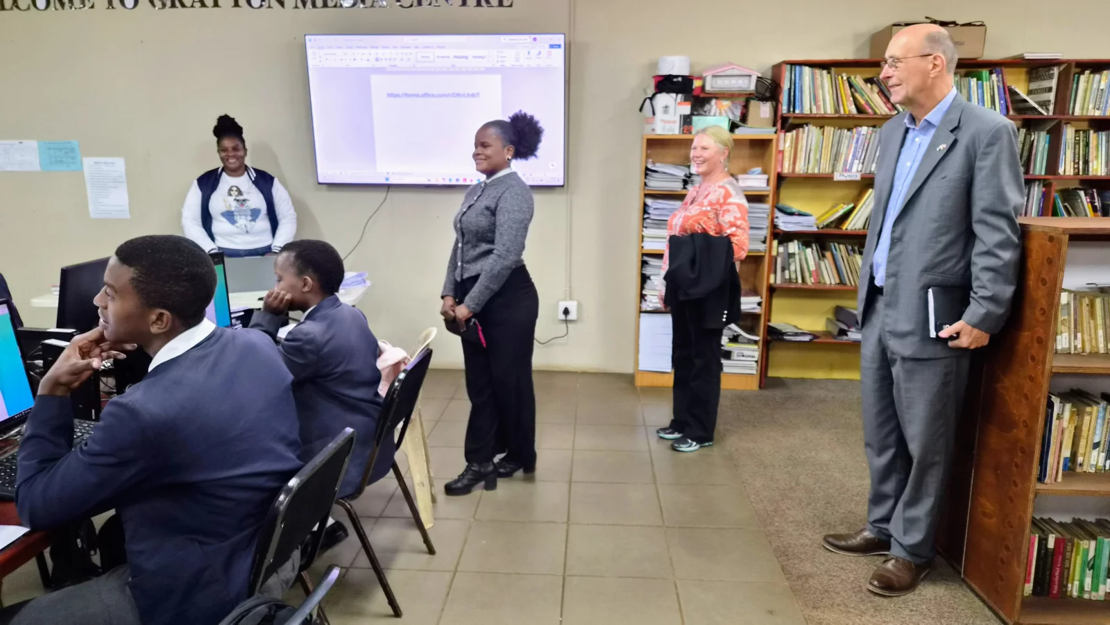 Gratton Welcomes Global Distinction: Norwegian Ambassador Visits Term 3 Opening.